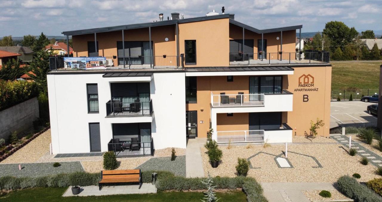 Nyergesujfalu Paskom Apartmanhaz מראה חיצוני תמונה