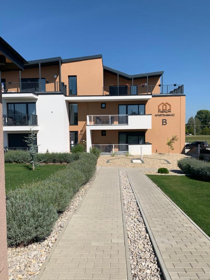 Nyergesujfalu Paskom Apartmanhaz מראה חיצוני תמונה