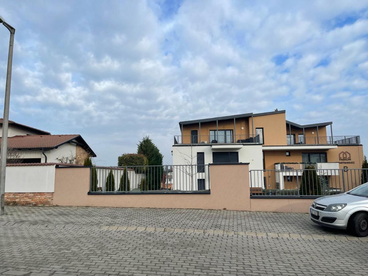 Nyergesujfalu Paskom Apartmanhaz מראה חיצוני תמונה