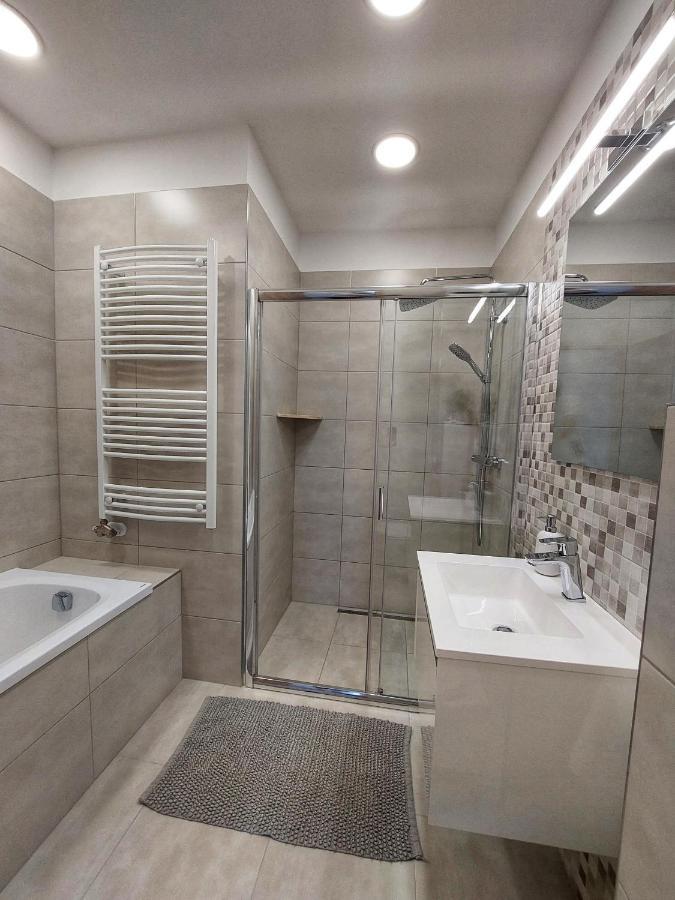 Nyergesujfalu Paskom Apartmanhaz מראה חיצוני תמונה
